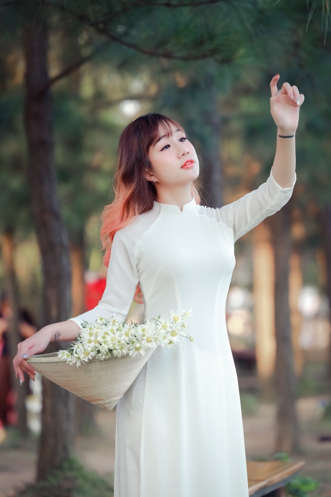 94间房主跳舞 侦探帽